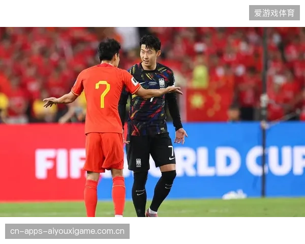 日本对韩国：三笘薰斜传造点，孙兴慜主罚命中的赛场叙事