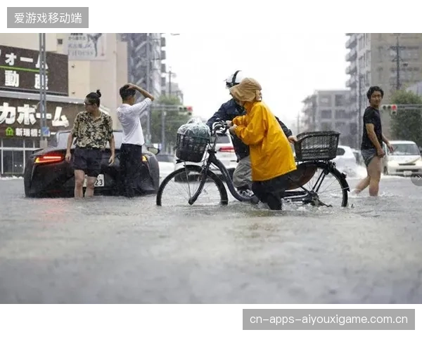 赛前暴雨引发混乱：一场体育盛事背后的风雨考验